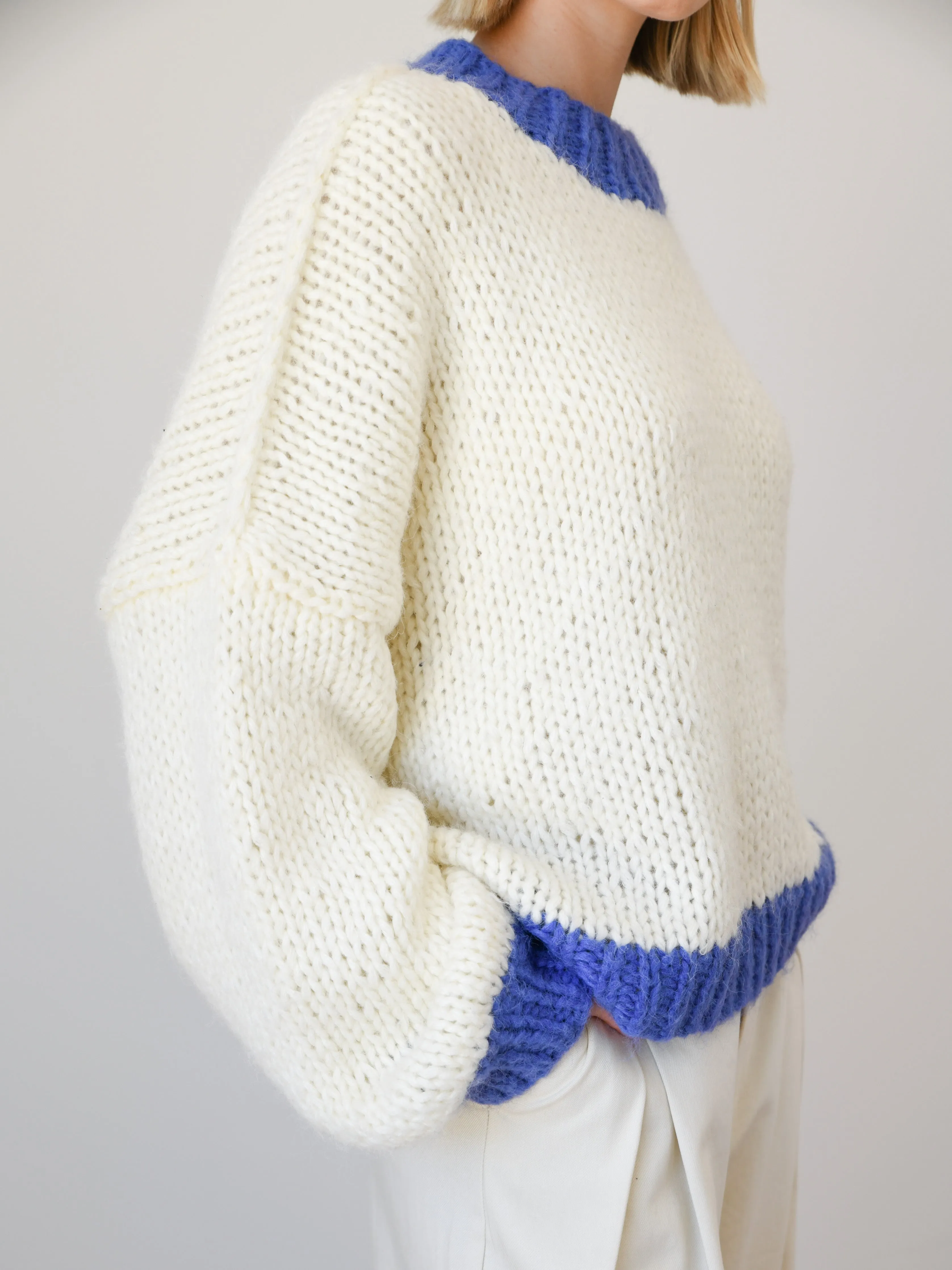 DESIREE OVERSIZE MERINO WOOL JUMPER - CREAM/ROYAL BLUE