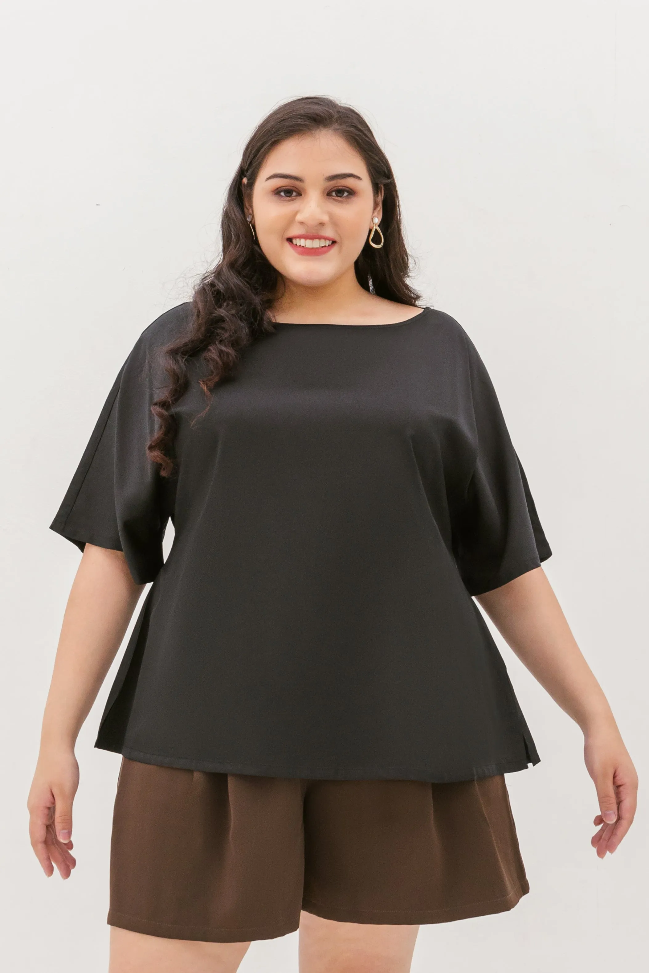 Isla Boat-Neck Flare Sleeve Blouse In Black