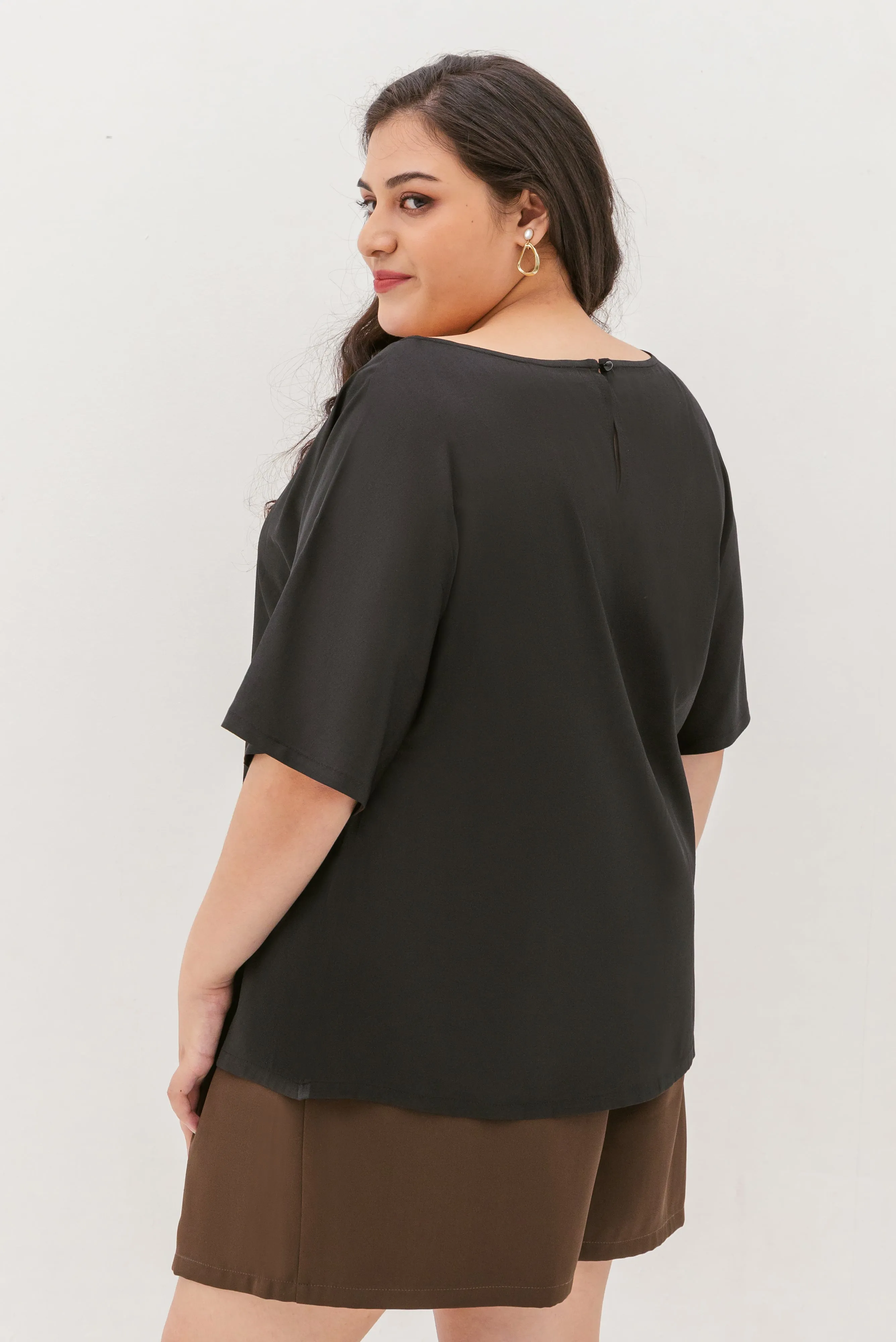 Isla Boat-Neck Flare Sleeve Blouse In Black