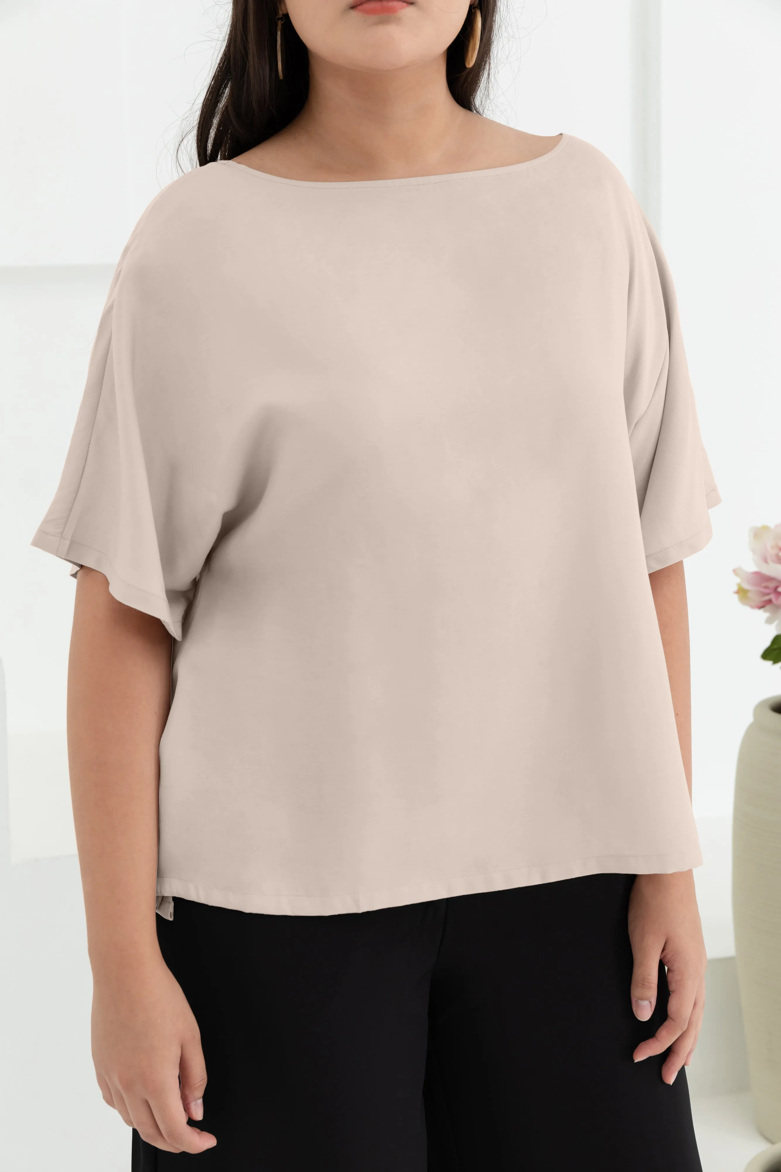 Isla Boat-Neck Flare Sleeve Blouse In Champagne