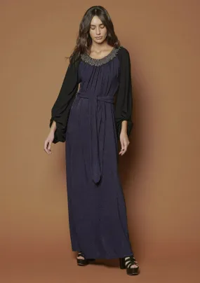 Long dress with contrasting sleeves.